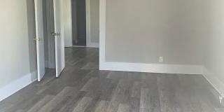 214 W Franklin Gallery 8