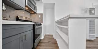 1600 W. 5th St. Gallery 6