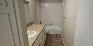 601 Chicago Avenue Gallery 8