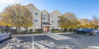 2 Bedroom Condo in Loveland Gallery 3
