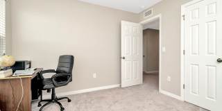 Spacious 5BR House in Riverview Gallery 23