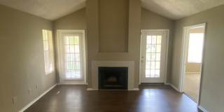 2 BED 2 BATH MOVE IN NOW!!  TOP FLOOR $1,400 per month Gallery 1