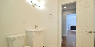 3 Bedroom 2 bath Home, 2 Car garage, Air Conditioned Gallery 14