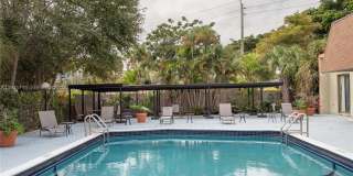 16950 W Dixie Hwy Gallery 1