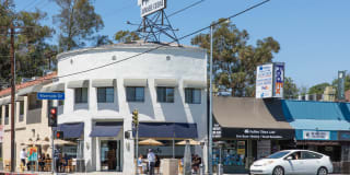 Kenwood Mews Gallery 24