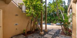 Diamond Head Luxe Five-Bedroom Estate with Private Pool Gallery 51