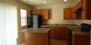 Room in 3 Bedroom Townhome at Derryrush Ave Gallery 8