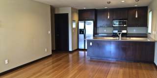 3 bed 2.5 bath, Spacious BALLARD TOWNHOUSE! Gallery 5