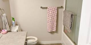 Spacious 3 & 4 Bedroom Apartments Near WWU + Downtown Gallery 69