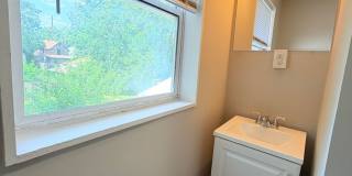 NOW SHOWING: 2 Bedroom / 1 Bath Duplex located at 1132 N Oxford St. in Indianapolis, IN Gallery 19
