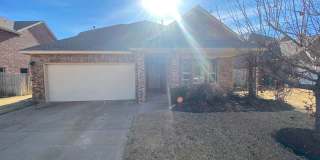 Beautiful 4 Bed 3 Bath Home in Mustang Schools With Storm Shelter Gallery 1
