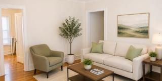 733 Hinman Gallery 3