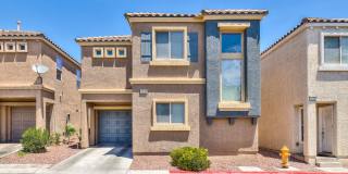 Two-Story 3-Bedroom, 2.5-Bath Home Near Nellis and Hacienda Gallery 1