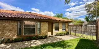 900 E Dallas Ave Gallery 1