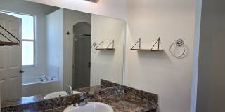 Pet Friendly Home in Southern Ridge Gallery 23