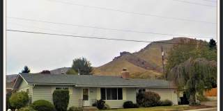 Oversized (@ whopping 2,600+ Sq. Ft.), Beautifully Charming 3-Bed, 2-Bath Home in Wenatchee!! Gallery 1