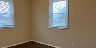 Centrally located 3 bedroom bungalow READY NOW! Centrally located 3 bedroom bungalow READY NOW! Gallery 14