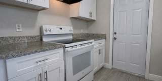 Beautifully Remodeled Lakefront Home – Move-In Ready! Gallery 6