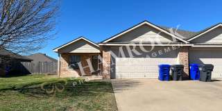 3 bedroom/2 bath duplex in Midway ISD Gallery 1