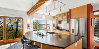 Architectural Seattle Masterpiece with Panoramic Water Views Gallery 3
