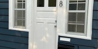 Lower 2 Bedroom Duplex Great Location! Gallery 3