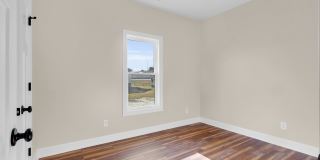 136 Macdonald Boulevard Gallery 19
