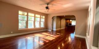 Stunning Corner Home in King City with Washer/Dryer Included, Private Courtyard! Gallery 4