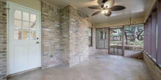 Great one story home with brick exterior on oak covered cul de sac lot Gallery 22