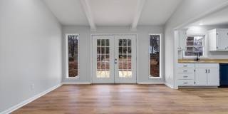 Spacious 3 Bed / 3 Bath Home in Valley View School District! Gallery 6
