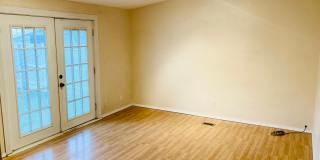 Great Home With Large Yard Gallery 10