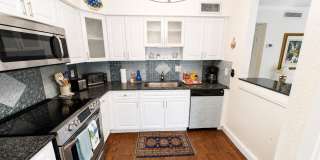 ANNUAL FURNISHED 1 BEDROOM, 1 BATH CONDO Gallery 9