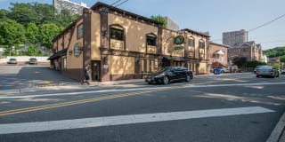 Windsor at Mariners Gallery 52