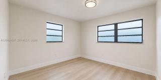 1670 W 42nd St Gallery 28