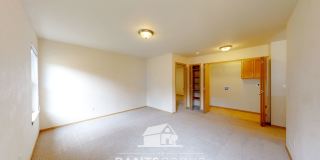 Great Location!  Quiet Neighborhood! Gallery 21