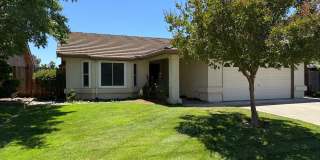 Single Story home in Riverbank's Crossroads Subdivision! Gallery 1