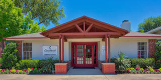 Crestbrook Apartments Gallery 3