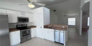 1424 NE 13th Place Gallery 10