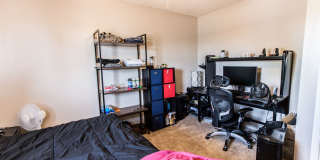6 Bedroom 3.5 Bathroom Tri-Level Home In Tempe close to ASU Gallery 49
