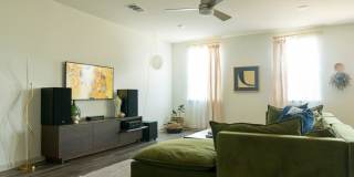 Fully Furnished 4B/2.5B in Far East Austin  (All Bills Paid) Gallery 8
