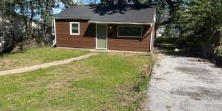 Charming 2 Bed 1 Bath Gallery 1