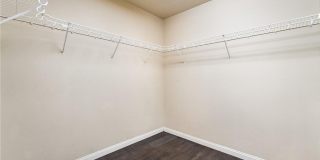 5282 Ledgewood Creek Avenue Gallery 15