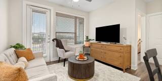 Everleigh Lakeline 60+ Active Adult Apartment Homes Gallery 10