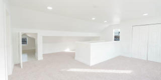2303 Main Street Gallery 19
