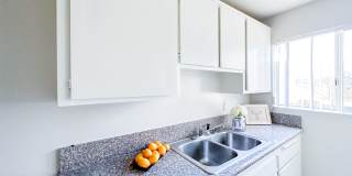 718 N Monterey St Gallery 14