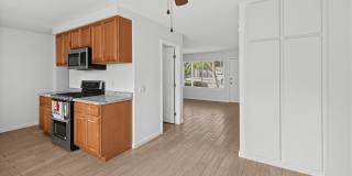 3 Bed / 1.5 Bath Townhome! Gallery 7