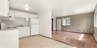 2 Bed, 1 Bath Duplex in Prime Olde Town Issaquah Location with a Yard Gallery 10