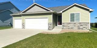 NEAR ABBIE GROVE ELEMENTARY!! 4 Bedroom, 3 Bath Home in Ankeny Gallery 1
