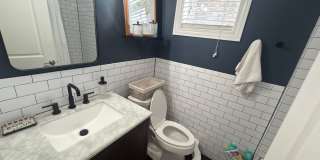 Beautifully updated & maintained 2 bed/2 bath Noble Square condo in an intimate 3 unit building. Gallery 17