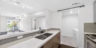 436 W VIRGIL Gallery 11