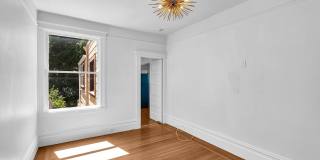 Castro/Eureka Valley: Top Floor Flat w/ in-unit W/D & Shared Yard Gallery 3
